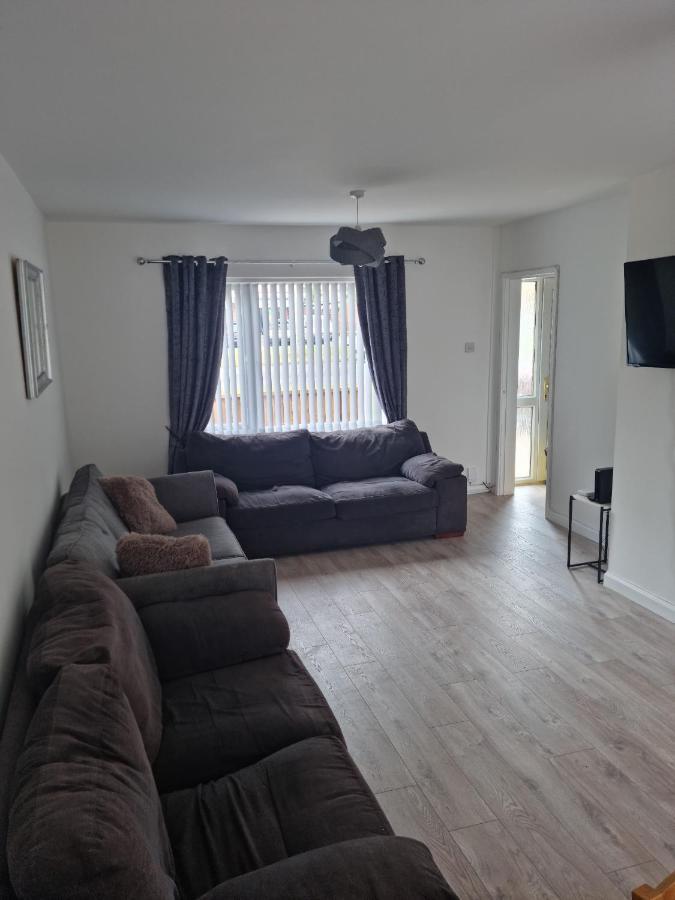3 Bedroom House-Ellesmere Port Exterior foto